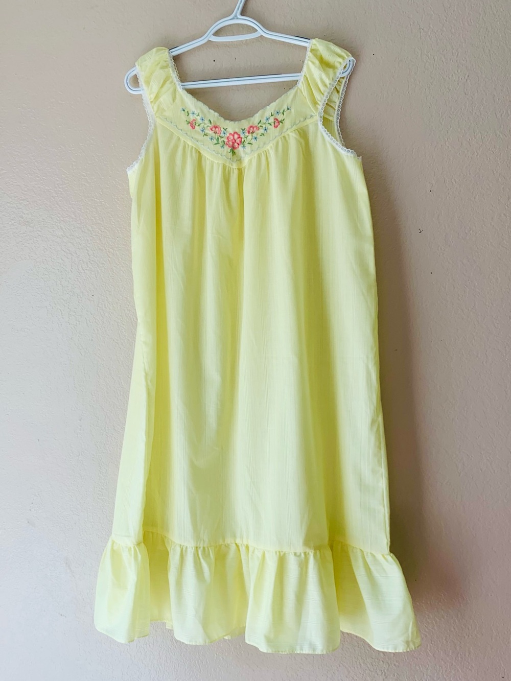 Vintage KATZ Butter Yellow Floral Embroidered CottageCore Nightgown Size L - Picture 5 of 9